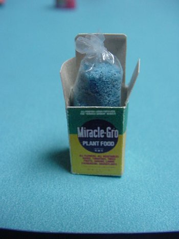 Box of Miracle-Gro Plant Food