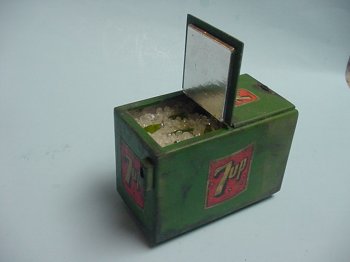 Vintage 7-Up Box with 7-Ups in Ice